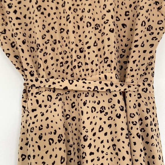 Aritzia Sunday Best Savoy leopard print wrap dress - Picture 9 of 11